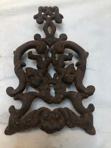 Vintage trivet cast iron - trivet,