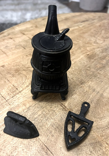 Vintage cast iron miniature - iron,